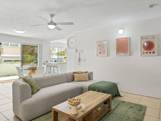 Apartment for rent in Mermaid Beach, Gold Coast City
