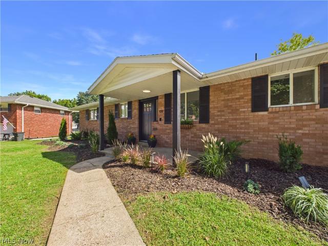 House for sale in Fairview Heights, Parkersburg