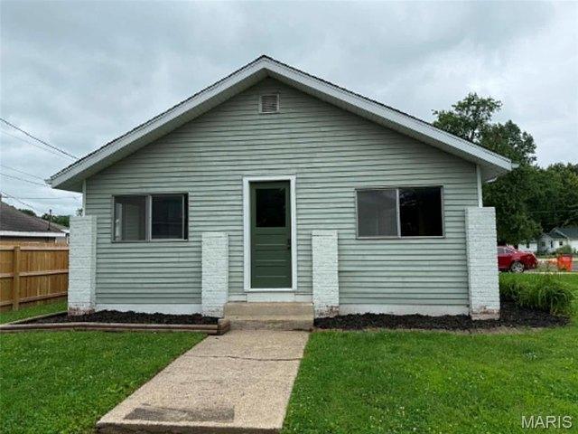 House for sale in Vandalia, Illinois