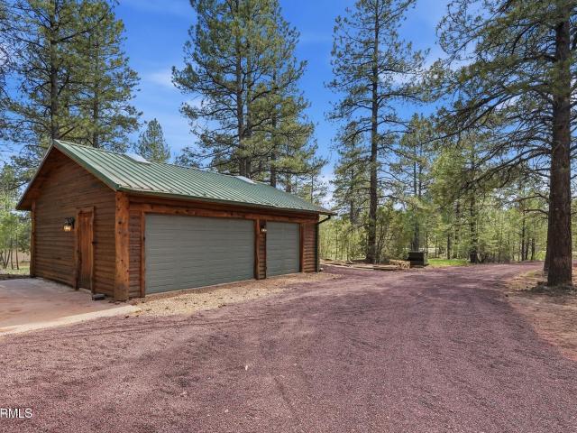 House for sale in Parks, Arizona