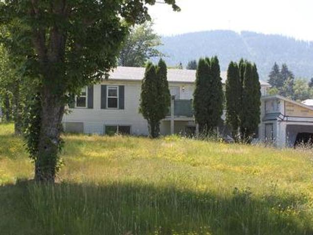 House for sale in Fauquier, British Columbia