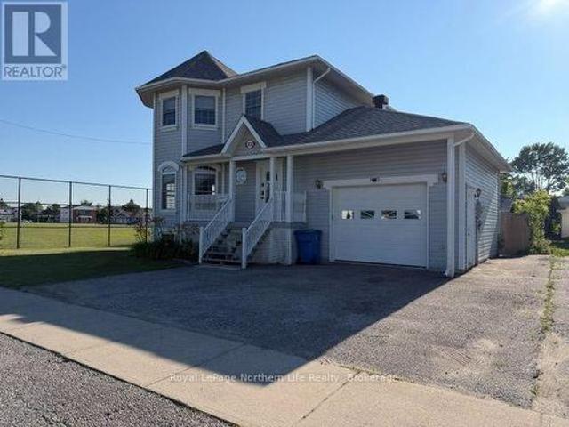 House for sale in Copper Cliff, Ontario