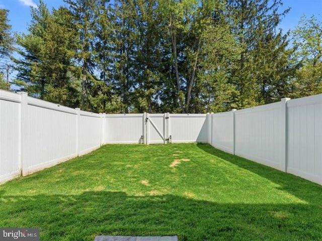 Townhouse for sale in Williamstown, Monroe Township