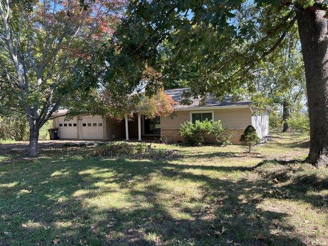 House for sale in Barry, Missouri
