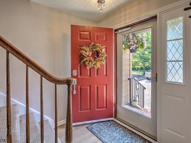 Condo for sale in Gillette, New Jersey