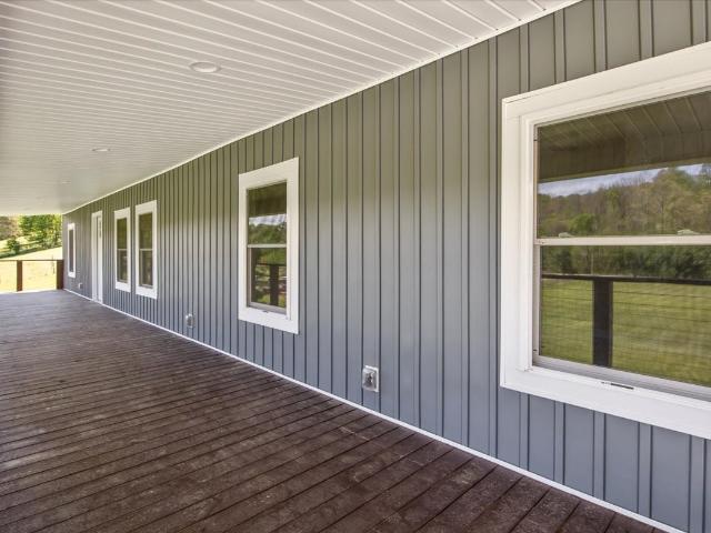 House for sale in Waverly