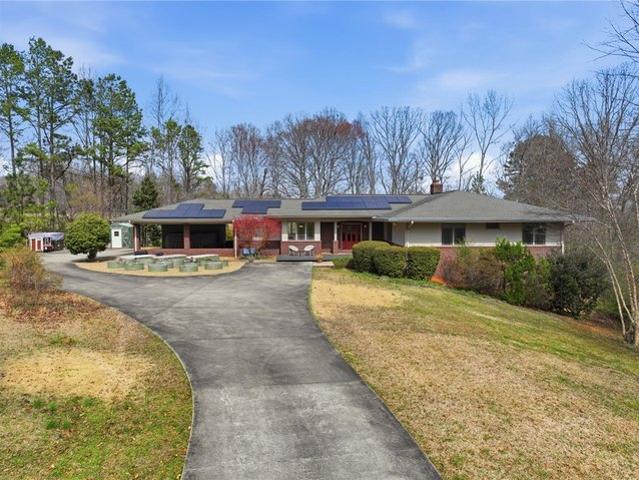 House for sale in West Union, South Carolina
