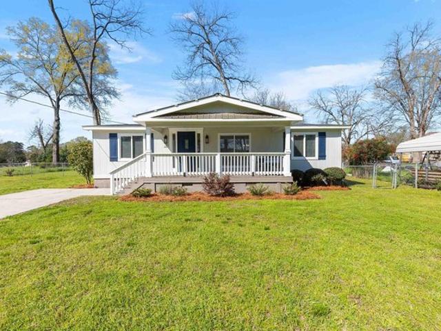 House for sale in Bonaire, Georgia