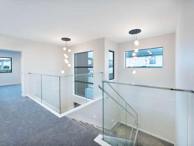 House for sale in Oratia