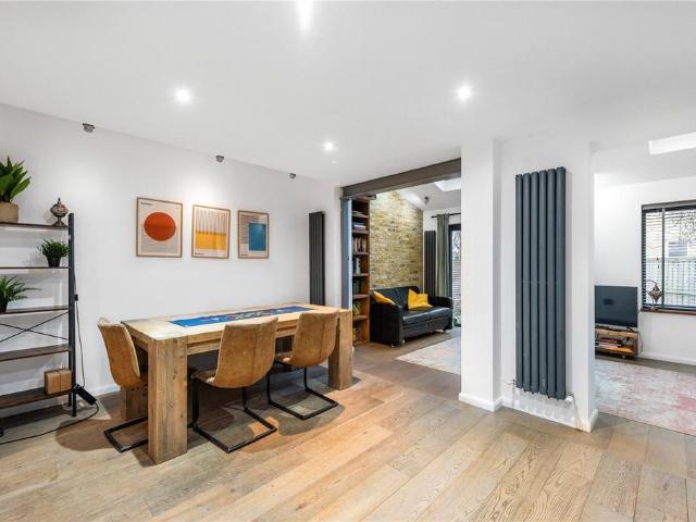 House for rent in London Borough of Islington, Greater London