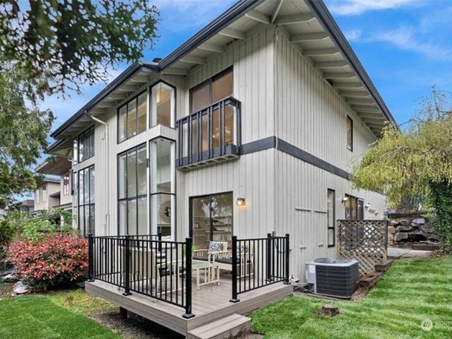 Townhouse for sale in Kirkland, Washington