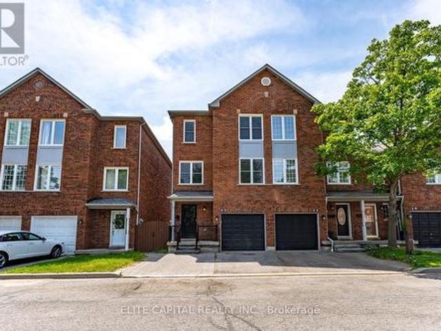 Townhouse for sale in Durham, Ontario