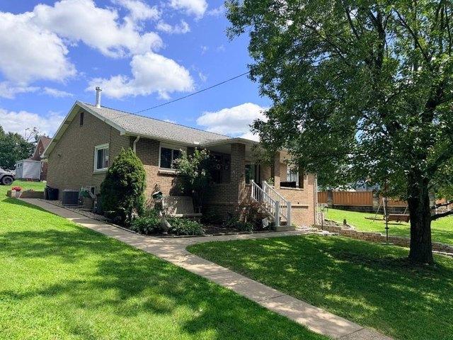 House for sale in Burgettstown, Pennsylvania