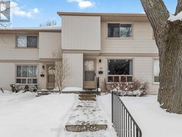 Townhouse for sale in Arva, Ontario