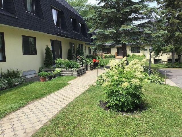Apartment for rent in Sainte-Foy–Sillery–Cap-Rouge, Québec