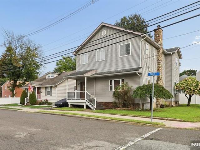 House for sale in Passaic, New Jersey