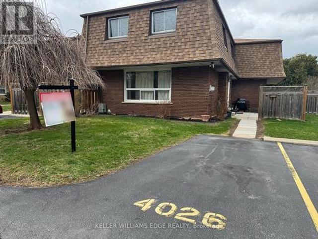 Townhouse for sale in Burlington, Ontario