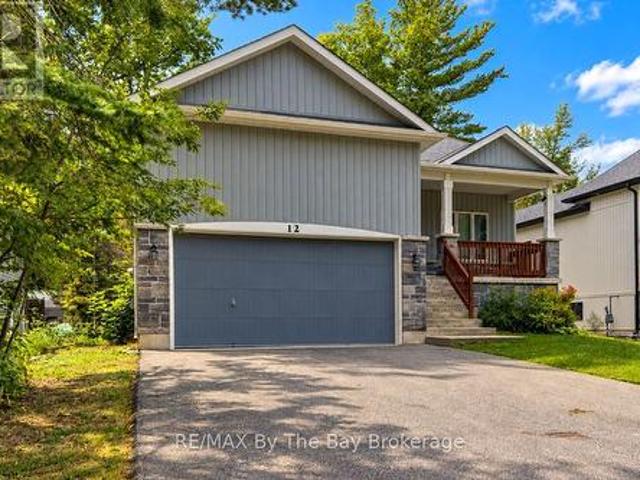 House for sale in Wasaga Beach, Central Ontario
