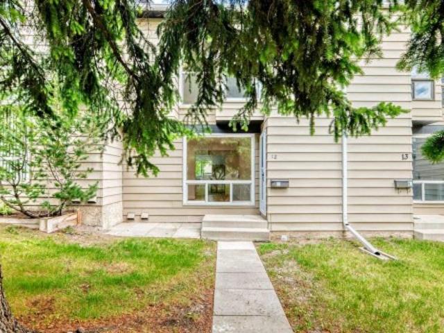 Townhouse for sale in Northwest, Alberta