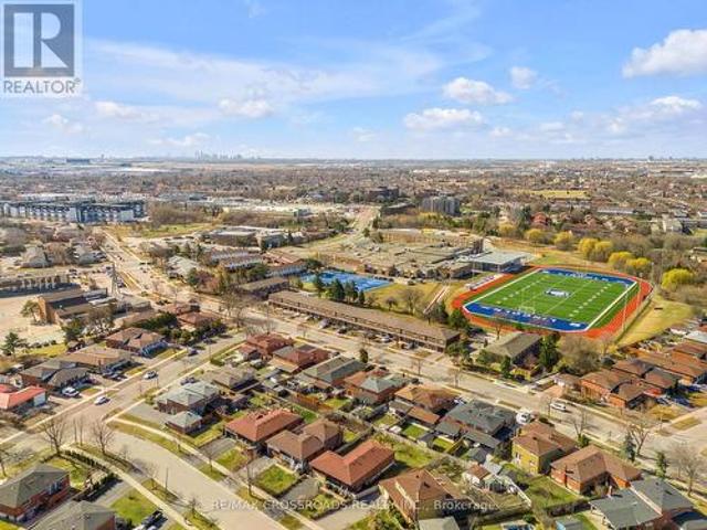 Townhouse for sale in Mississauga, Ontario