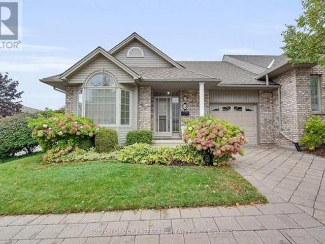 Townhouse for sale in Arva, Ontario