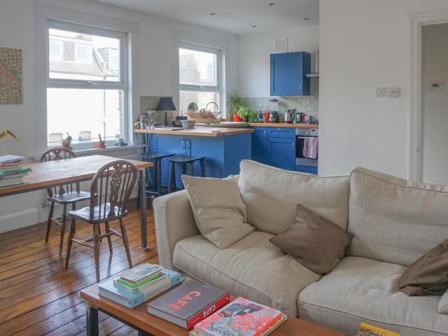 Apartment for rent in Brownswood Park, Greater London