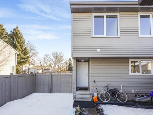 Townhouse for sale in Saint Albert, Alberta