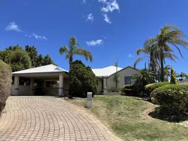 House for rent in Halls Head