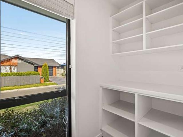House for sale in Chaslands, Canterbury