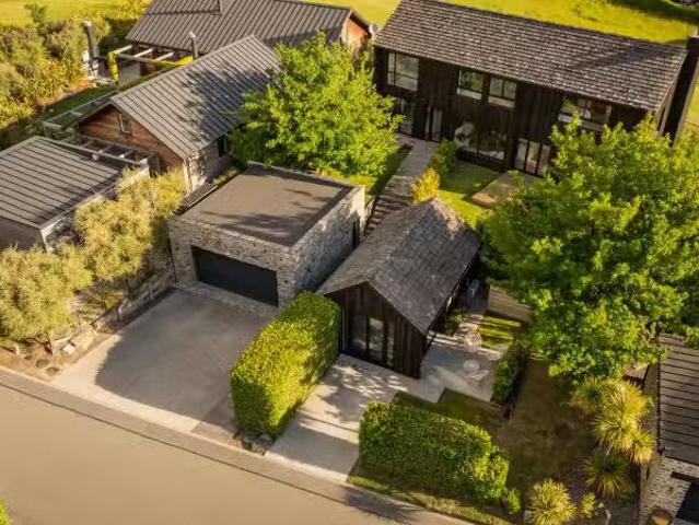 House for sale in Otakou