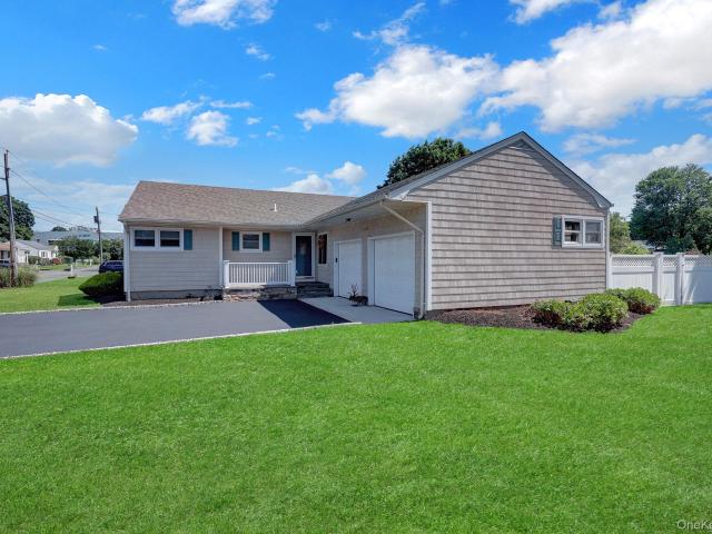 House for sale in Huntington, New York