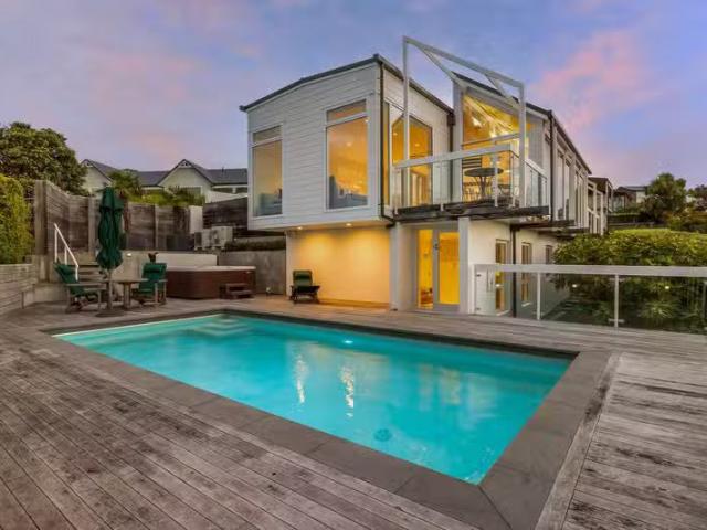 House for sale in Chaslands, Canterbury