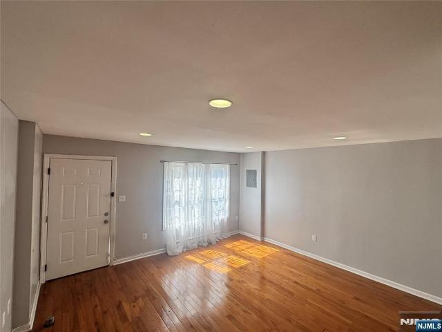 Duplex for rent in Hudson, New Jersey