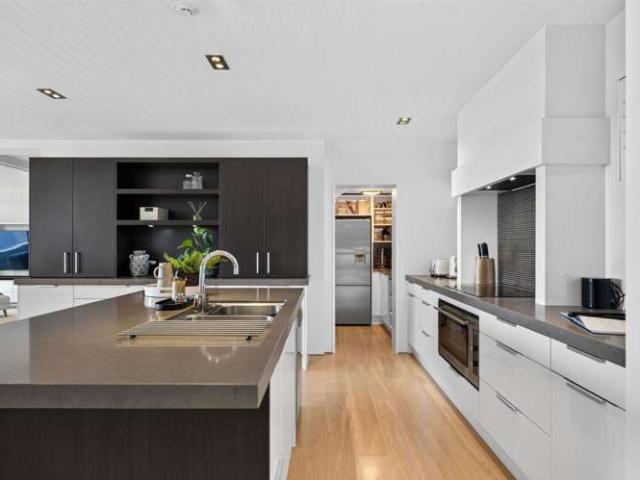House for sale in Castor Bay, Devonport-Takapuna