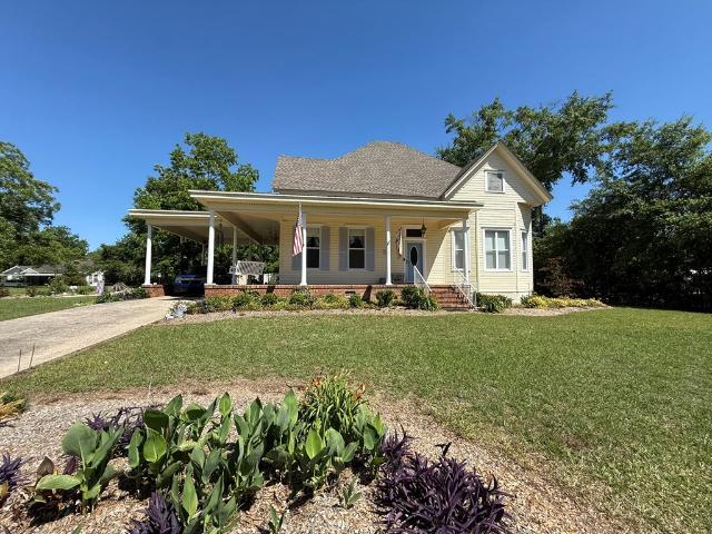 House for sale in Louisville, Alabama