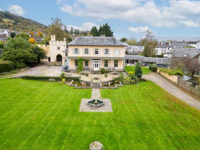 House for sale in Crickhowell