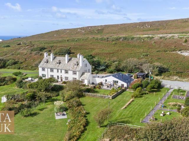 House for sale in Penrhosfeilw, Trearddur