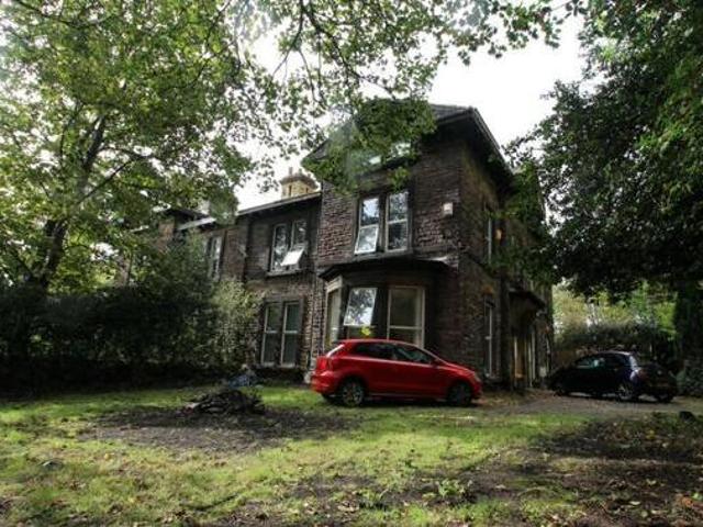 House for sale in Hyde Park, West Yorkshire