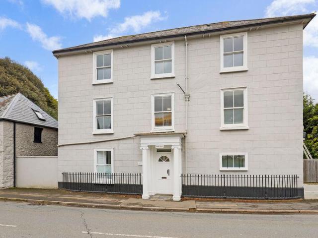 House for sale in Watergate, Devon