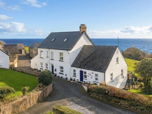 House for sale in Amroth, Wales