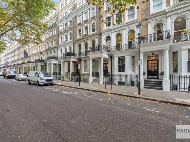 House for sale in Hans Town, Greater London