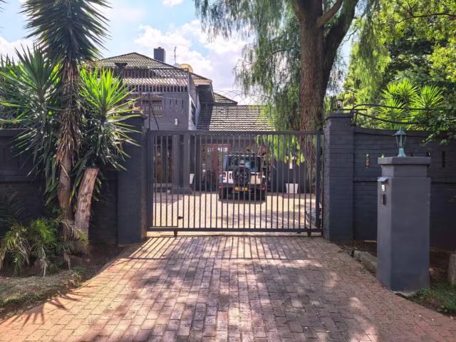 House for sale in Petersfield, Springs