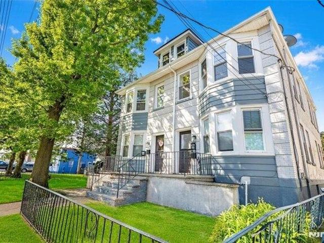 House for sale in Ridgefield Park, New Jersey
