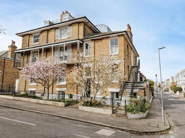 House for sale in West Cliff, Acol