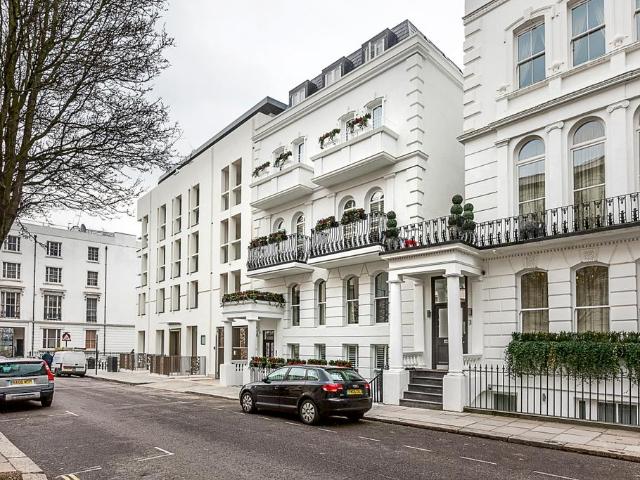 House for sale in Kensal Town, Bayswater