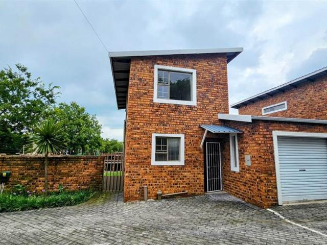 Townhouse for sale in Gert Sibande, Mpumalanga