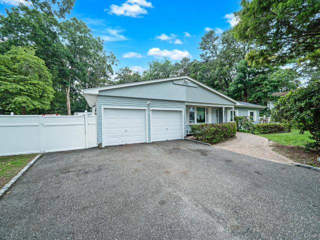 House for sale in Coram, Town of Brookhaven