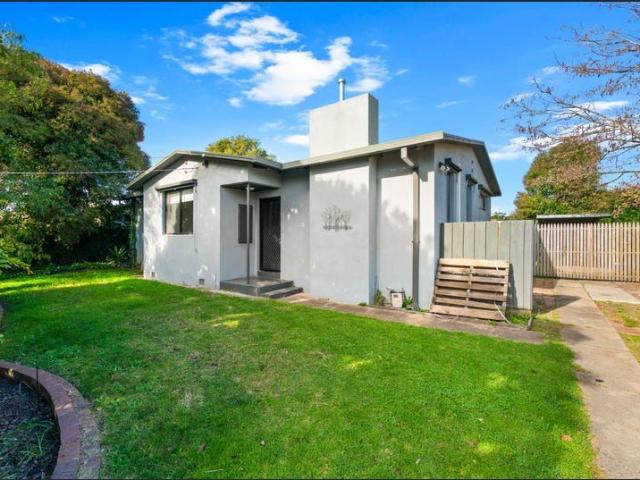 Apartment for rent in Sale, Victoria
