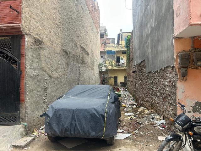 House for sale in South West Delhi, Deri