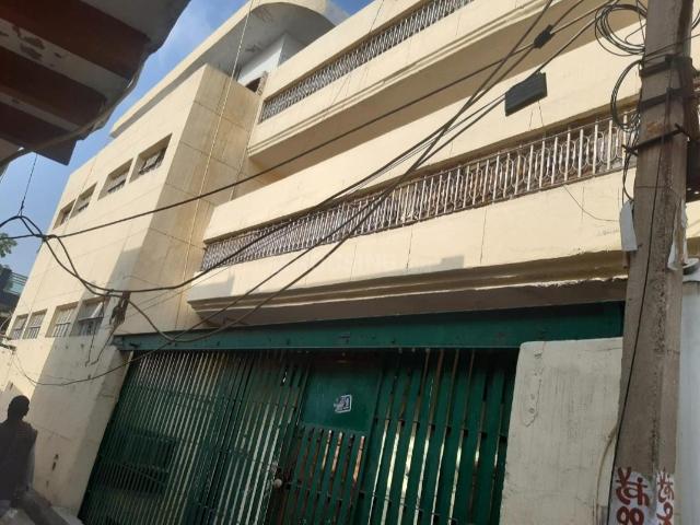 House for sale in West Delhi, Deri